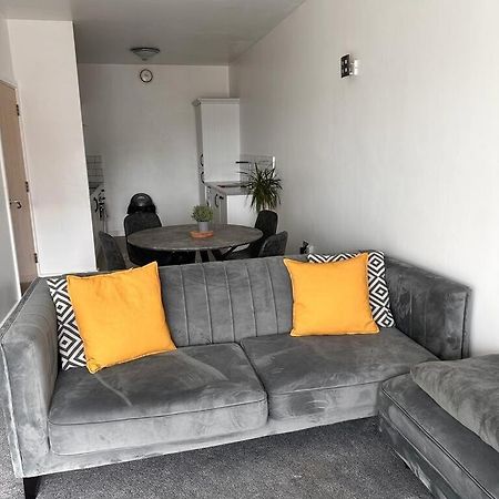 Recently Refurbished Apt Central Mk Free Parking Милтон-Кейнс Экстерьер фото